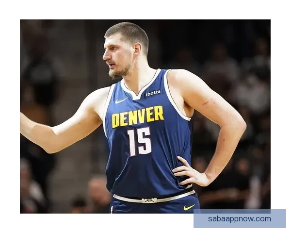 约基奇展现顶级进攻技巧，本场比赛教会我们如何围绕核心组织进攻